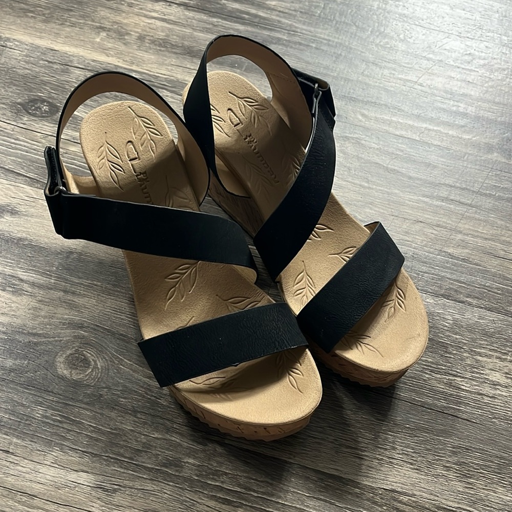 CL by Laundry black and cork wedges Sz 7.5